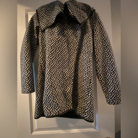 Sweater - Picture 3 of 4